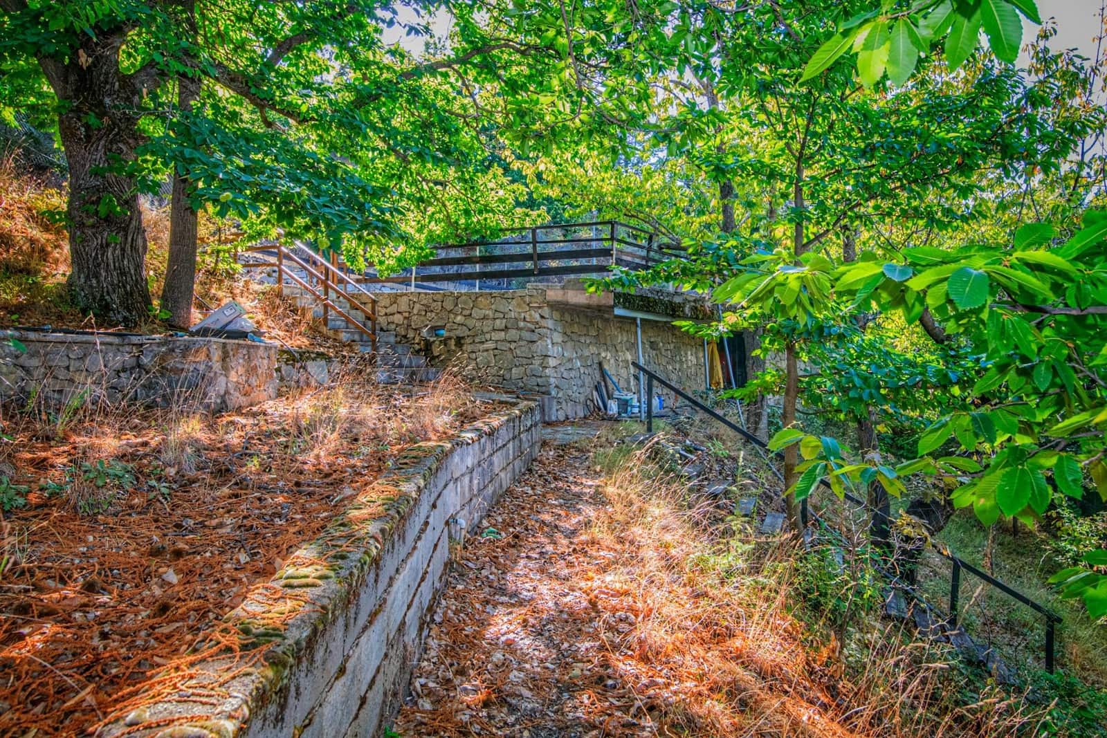 3 slaapkamer Villa te koop in Guejar Sierra met zwembad garage - € 395.000 (Ref: 8574366)