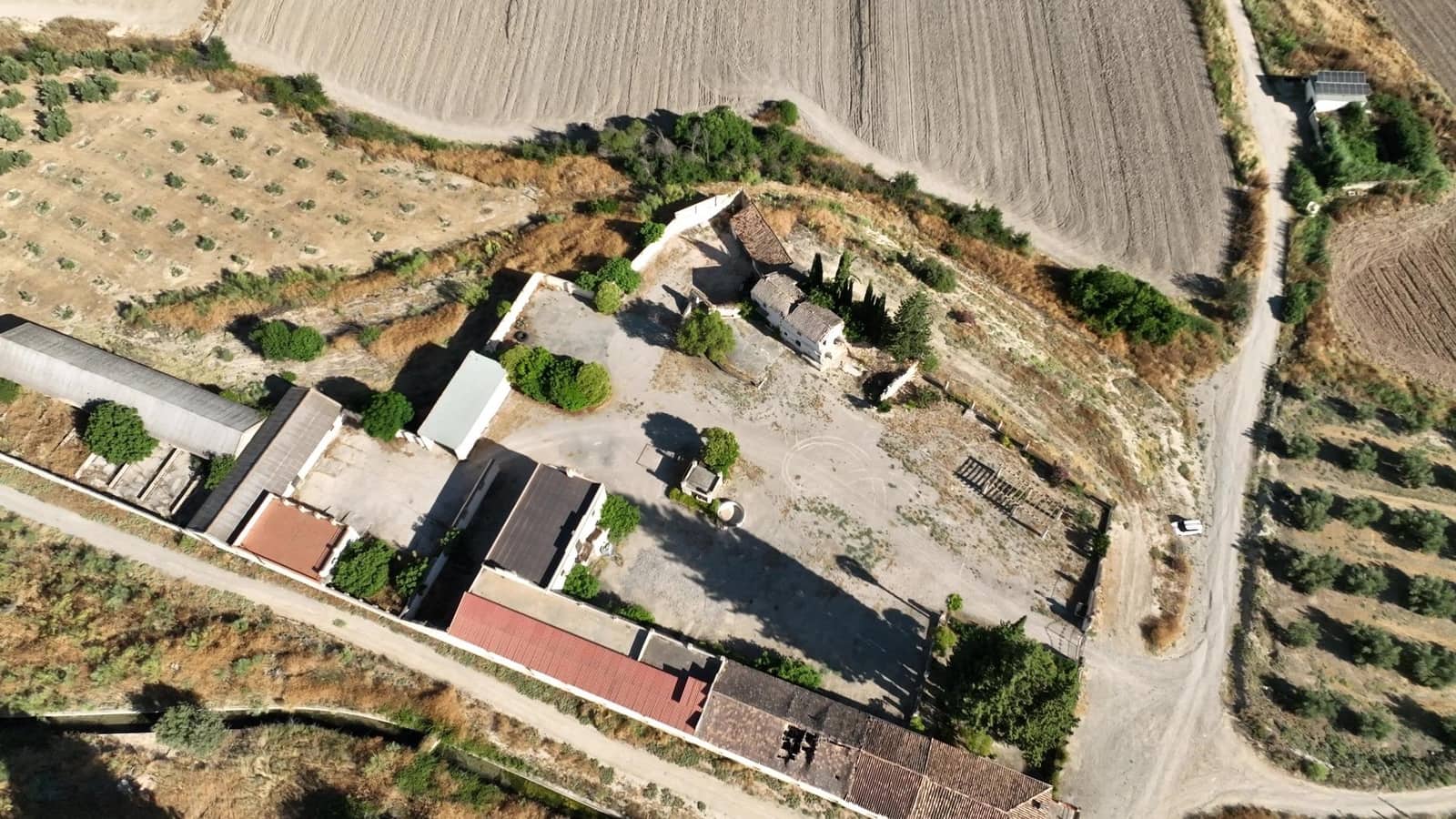 24 chambre Finca/Maison de Campagne à vendre à Albolote avec garage - 1 200 000 € (Ref: 8574369)