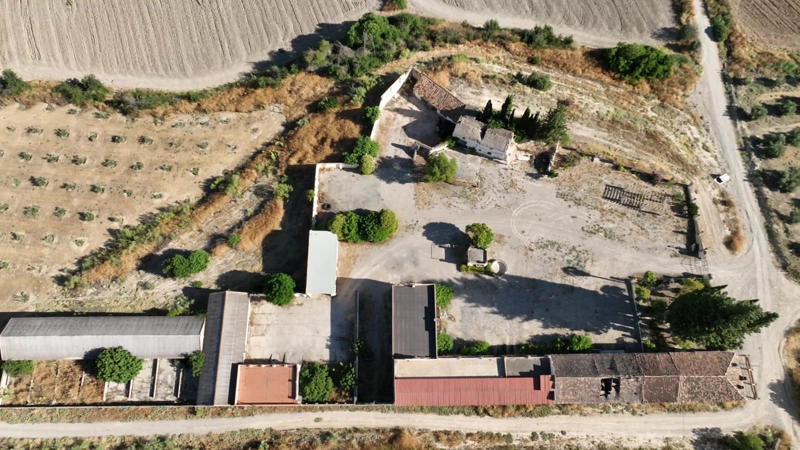 24 soveværelse Finca/Landehus til salg i Albolote med garage - € 1.200.000 (Ref: 8574369)