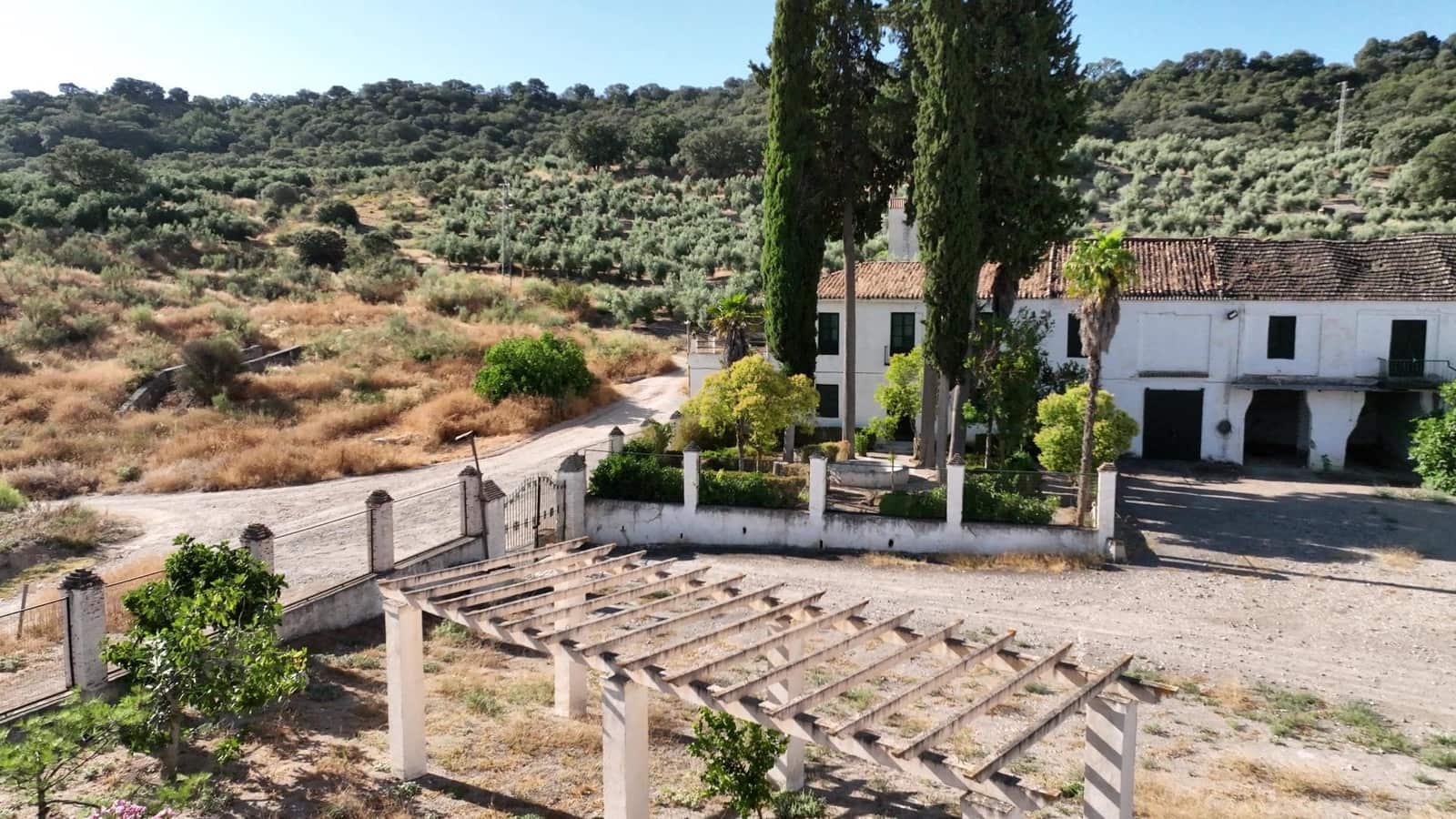 24 soveværelse Finca/Landehus til salg i Albolote med garage - € 1.200.000 (Ref: 8574369)