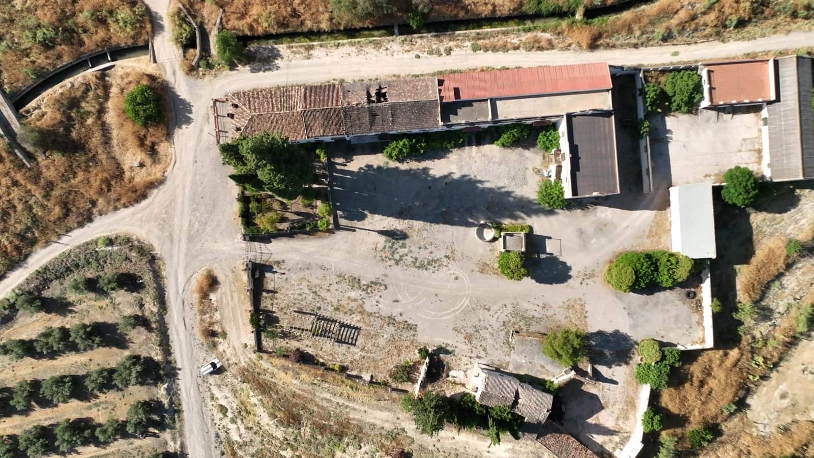 24 soveværelse Finca/Landehus til salg i Albolote med garage - € 1.200.000 (Ref: 8574369)