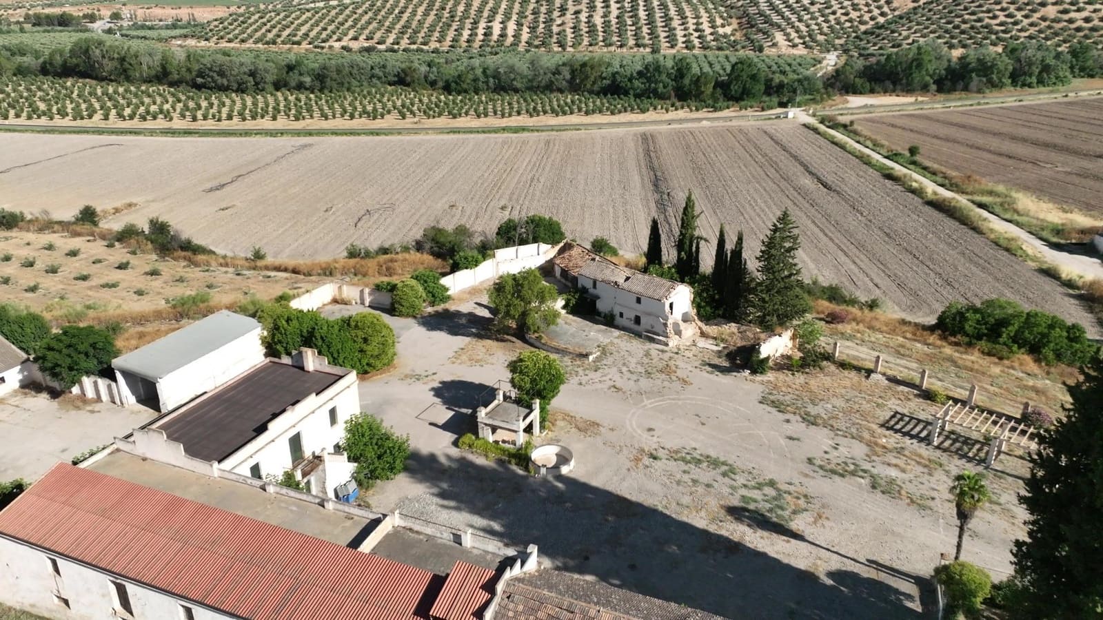 24 soveværelse Finca/Landehus til salg i Albolote med garage - € 1.200.000 (Ref: 8574369)