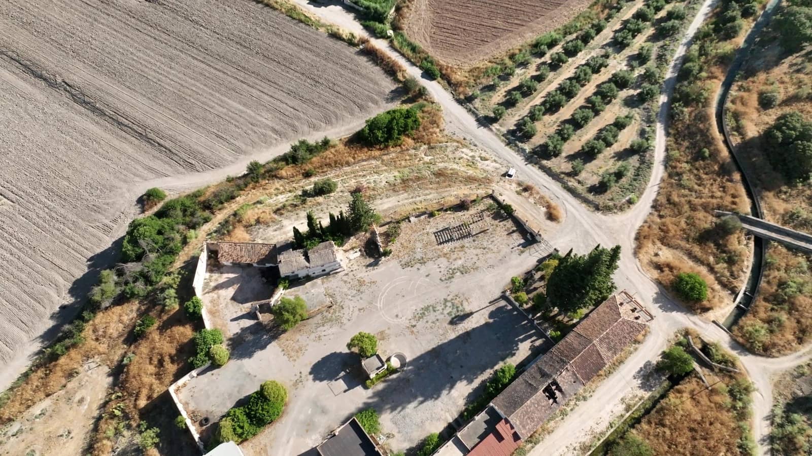 24 soveværelse Finca/Landehus til salg i Albolote med garage - € 1.200.000 (Ref: 8574369)