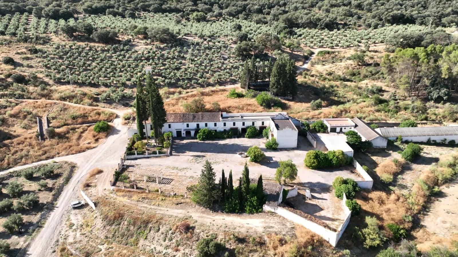 24 soveværelse Finca/Landehus til salg i Albolote med garage - € 1.200.000 (Ref: 8574369)