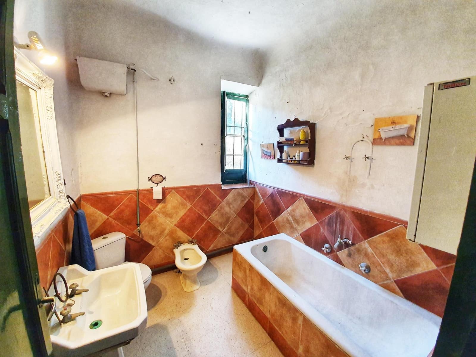 24 soveværelse Finca/Landehus til salg i Albolote med garage - € 1.200.000 (Ref: 8574369)