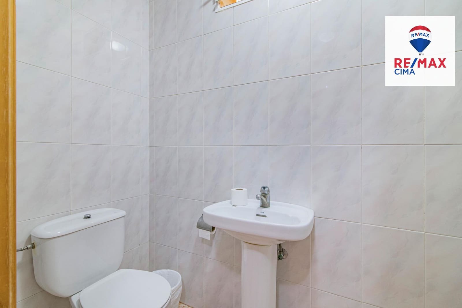 27 Zimmer Hotel zu verkaufen in Cortes y Graena mit Garage - 550.000 € (Ref: 8574370)