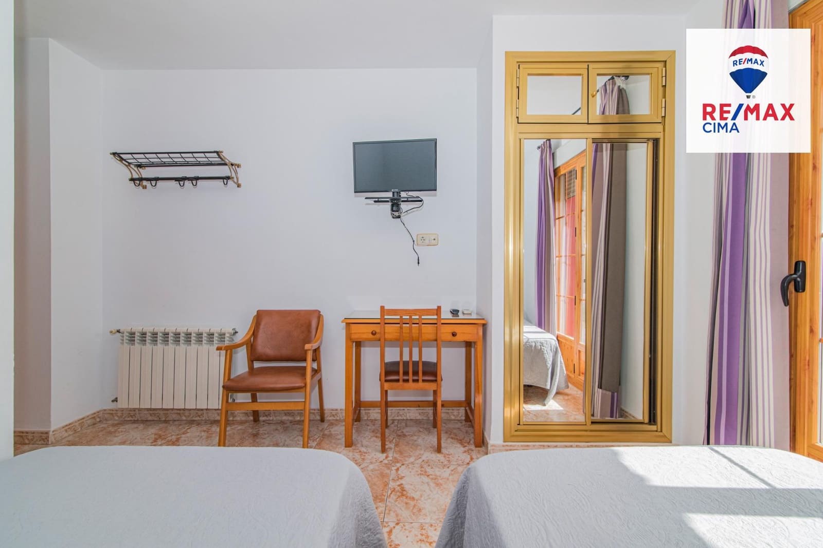 27 Zimmer Hotel zu verkaufen in Cortes y Graena mit Garage - 550.000 € (Ref: 8574370)