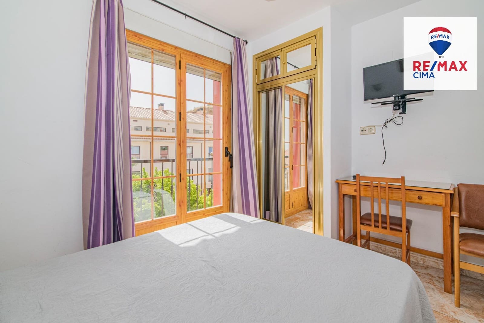 27 Zimmer Hotel zu verkaufen in Cortes y Graena mit Garage - 550.000 € (Ref: 8574370)