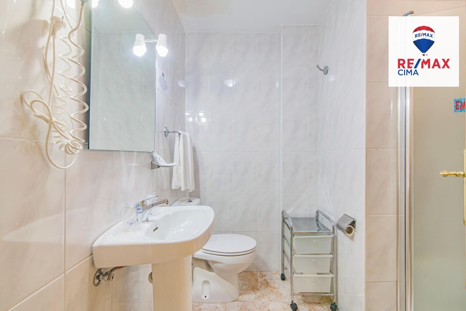 27 Zimmer Hotel zu verkaufen in Cortes y Graena mit Garage - 550.000 € (Ref: 8574370)