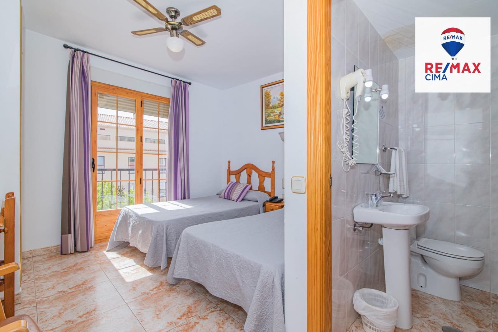 27 Zimmer Hotel zu verkaufen in Cortes y Graena mit Garage - 550.000 € (Ref: 8574370)