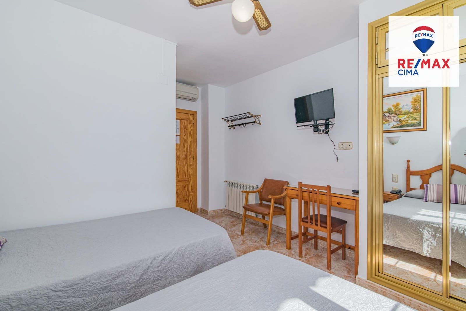 27 Zimmer Hotel zu verkaufen in Cortes y Graena mit Garage - 550.000 € (Ref: 8574370)