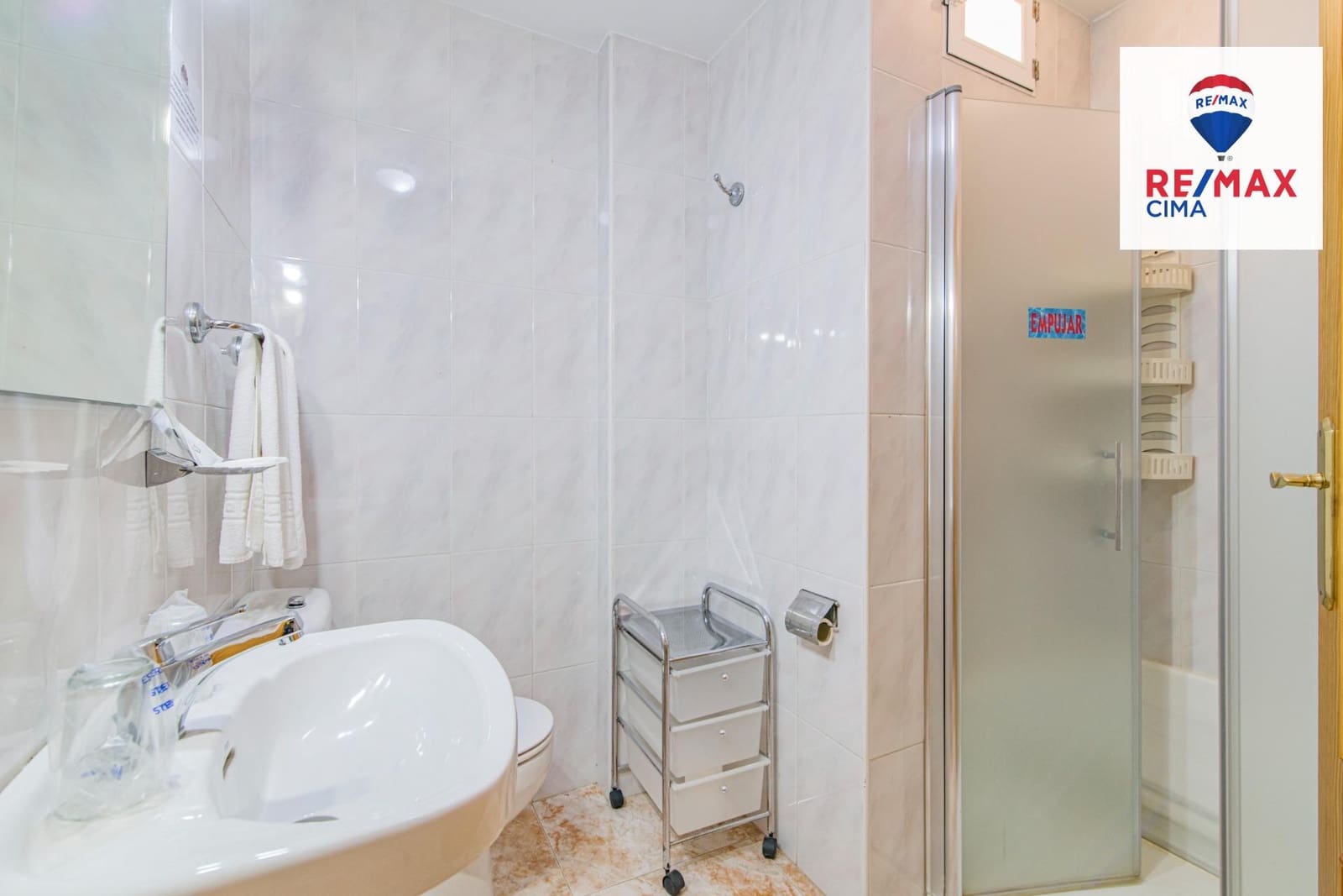 27 Zimmer Hotel zu verkaufen in Cortes y Graena mit Garage - 550.000 € (Ref: 8574370)