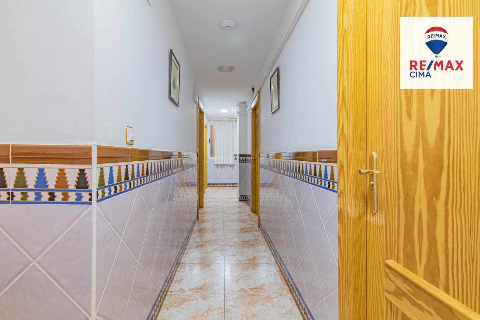 27 Zimmer Hotel zu verkaufen in Cortes y Graena mit Garage - 550.000 € (Ref: 8574370)