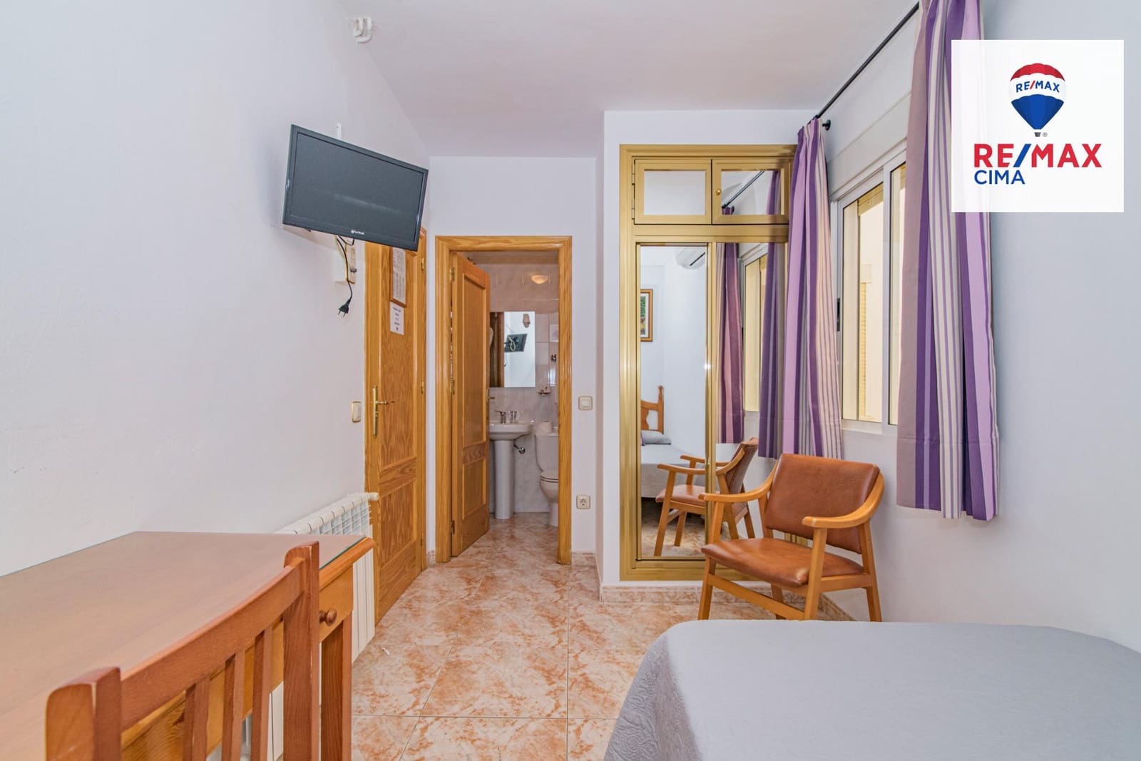 27 Zimmer Hotel zu verkaufen in Cortes y Graena mit Garage - 550.000 € (Ref: 8574370)