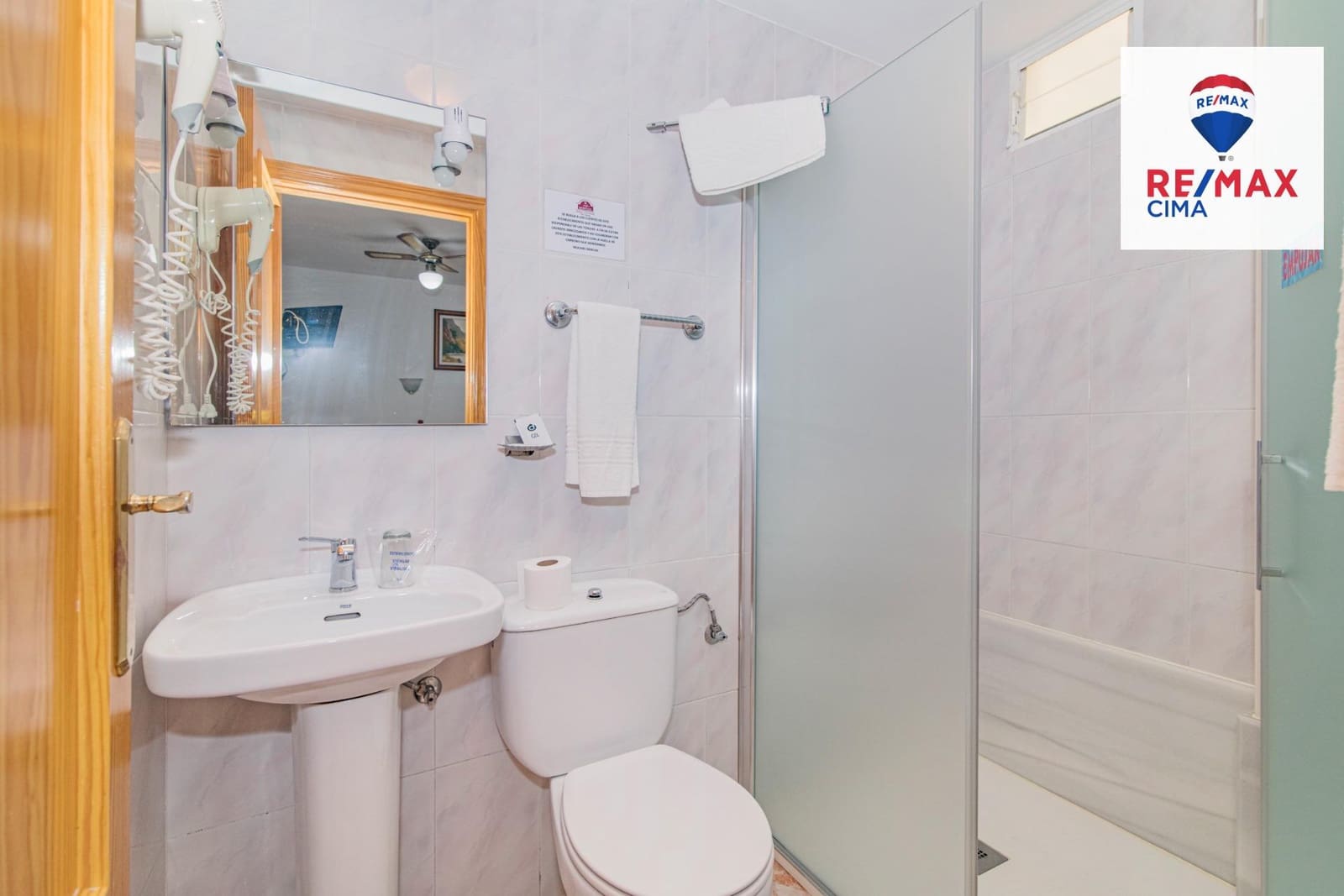 27 Zimmer Hotel zu verkaufen in Cortes y Graena mit Garage - 550.000 € (Ref: 8574370)