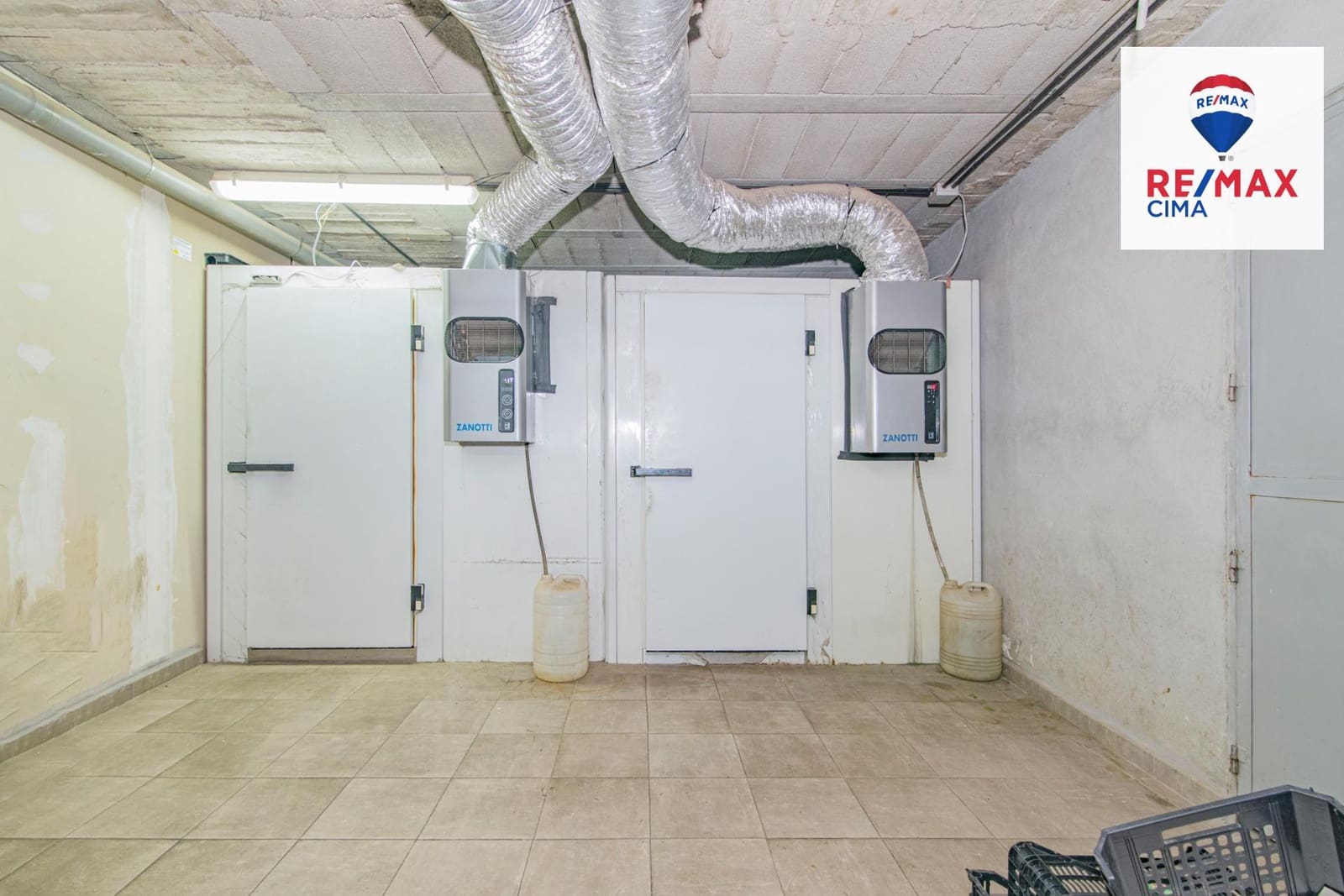 27 Zimmer Hotel zu verkaufen in Cortes y Graena mit Garage - 550.000 € (Ref: 8574370)