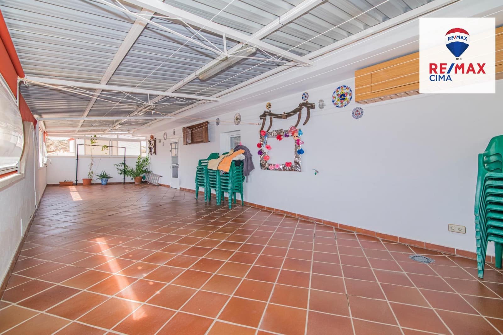27 Zimmer Hotel zu verkaufen in Cortes y Graena mit Garage - 550.000 € (Ref: 8574370)