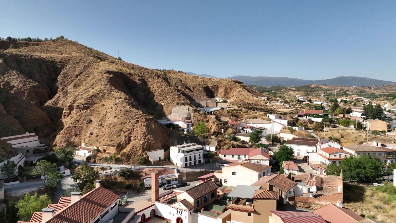 27 Zimmer Hotel zu verkaufen in Cortes y Graena mit Garage - 550.000 € (Ref: 8574370)