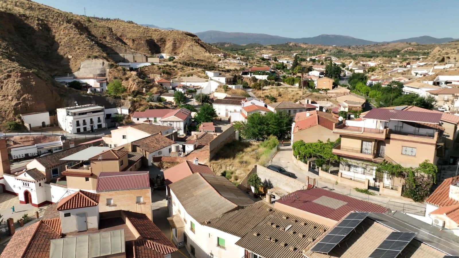 27 Zimmer Hotel zu verkaufen in Cortes y Graena mit Garage - 550.000 € (Ref: 8574370)