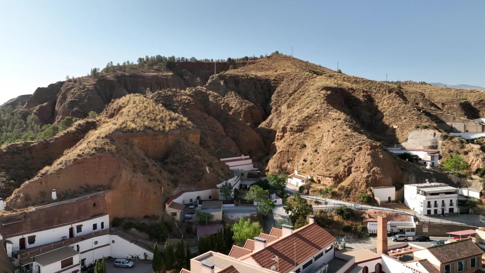 27 Zimmer Hotel zu verkaufen in Cortes y Graena mit Garage - 550.000 € (Ref: 8574370)