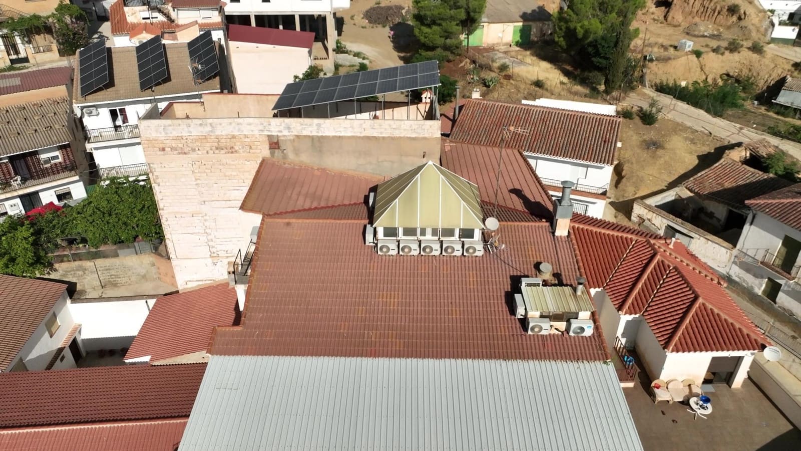 27 Zimmer Hotel zu verkaufen in Cortes y Graena mit Garage - 550.000 € (Ref: 8574370)