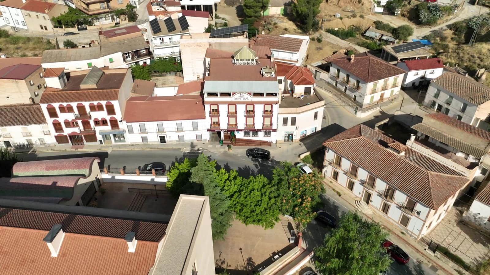 27 Zimmer Hotel zu verkaufen in Cortes y Graena mit Garage - 550.000 € (Ref: 8574370)