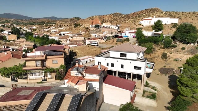 27 Zimmer Hotel zu verkaufen in Cortes y Graena mit Garage - 550.000 € (Ref: 8574370)