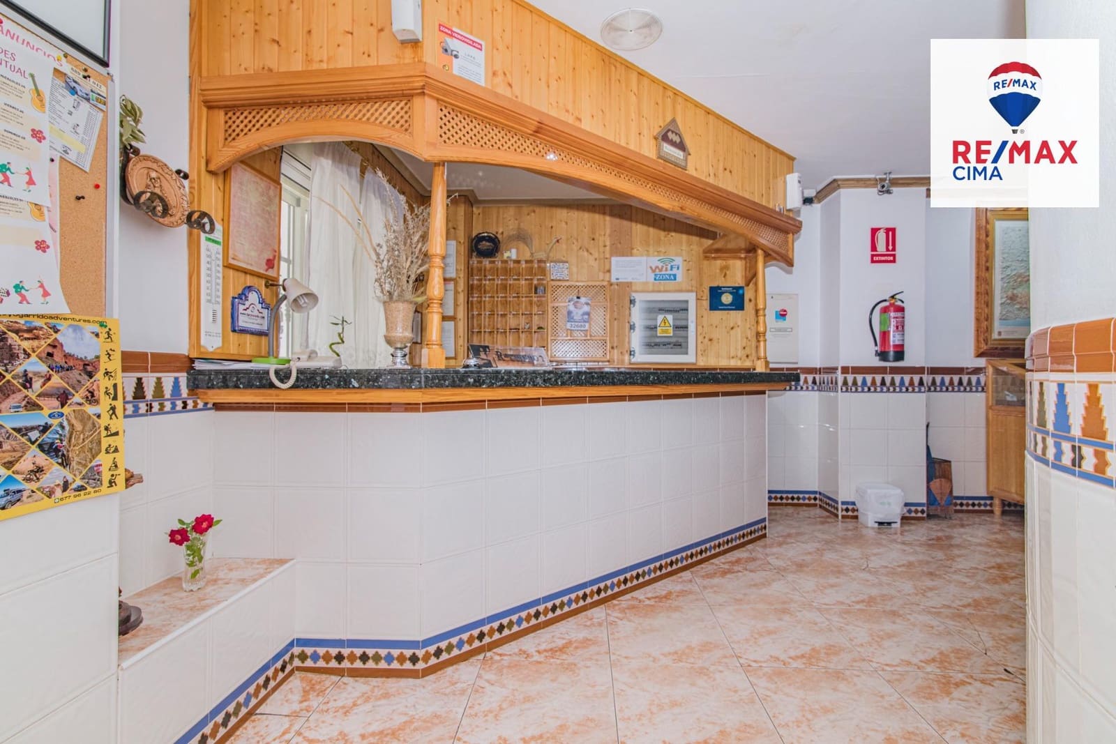 27 Zimmer Hotel zu verkaufen in Cortes y Graena mit Garage - 550.000 € (Ref: 8574370)