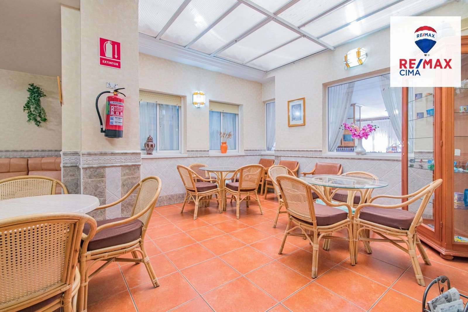 27 Zimmer Hotel zu verkaufen in Cortes y Graena mit Garage - 550.000 € (Ref: 8574370)