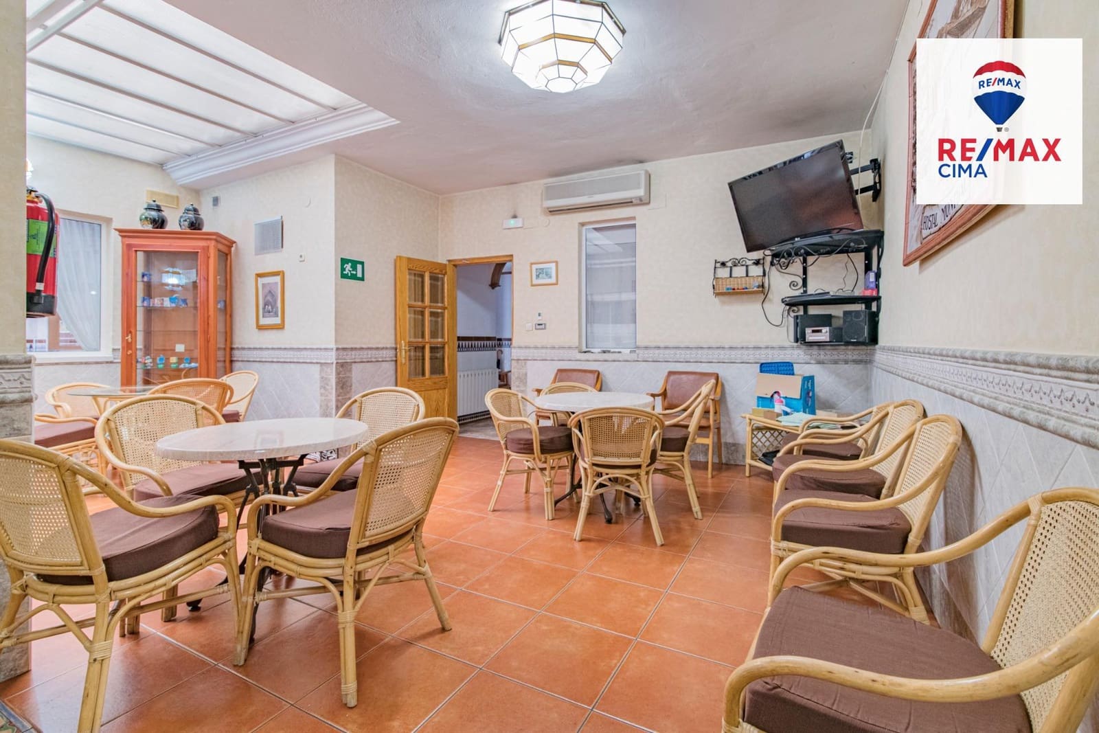 27 Zimmer Hotel zu verkaufen in Cortes y Graena mit Garage - 550.000 € (Ref: 8574370)