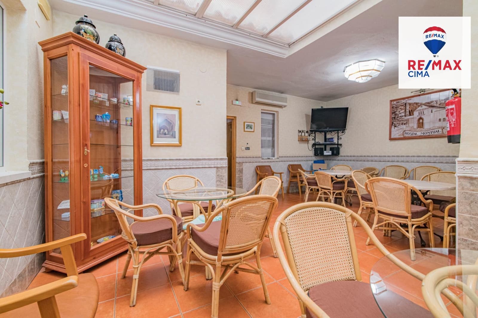 27 Zimmer Hotel zu verkaufen in Cortes y Graena mit Garage - 550.000 € (Ref: 8574370)