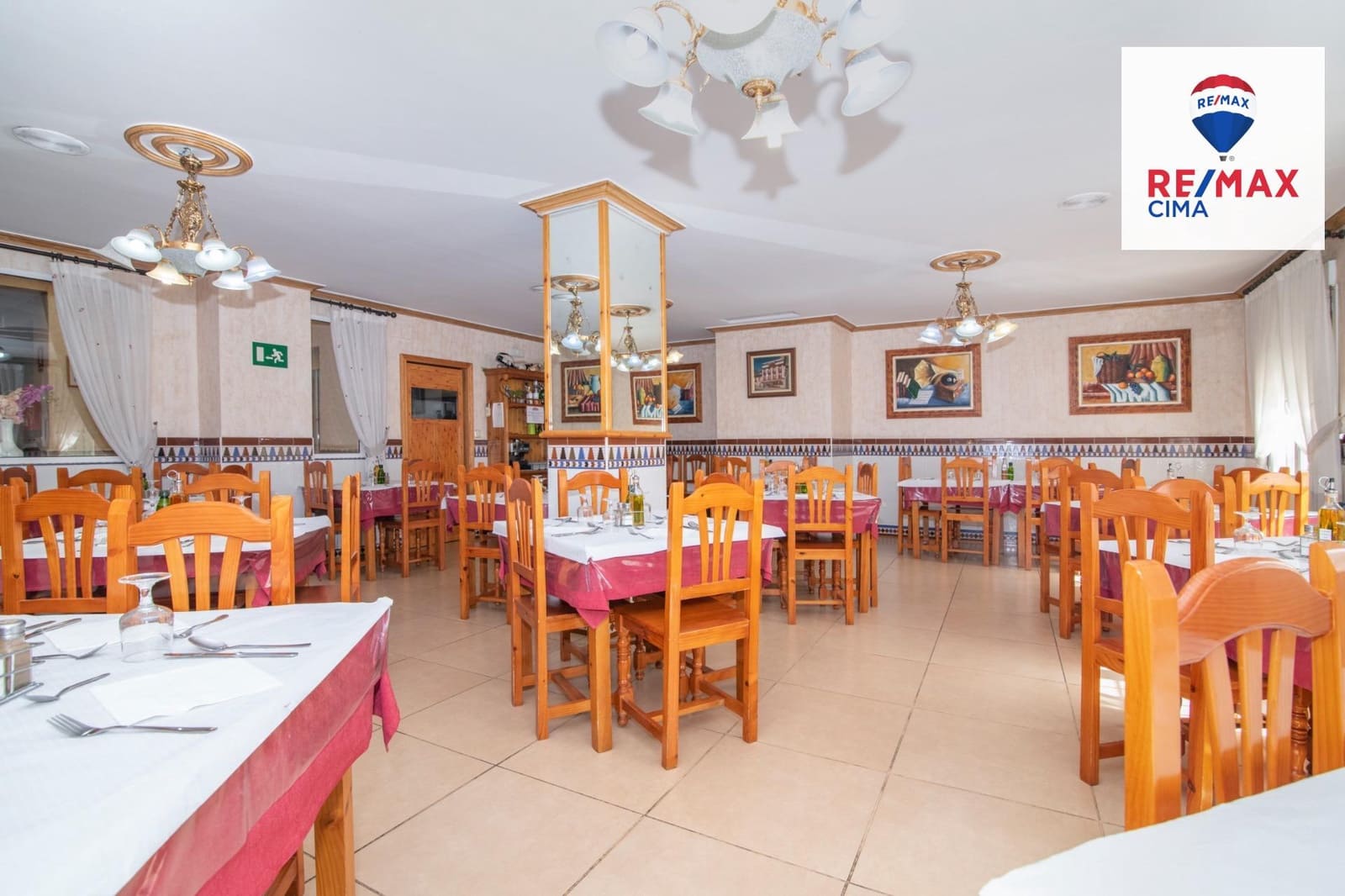 27 Zimmer Hotel zu verkaufen in Cortes y Graena mit Garage - 550.000 € (Ref: 8574370)