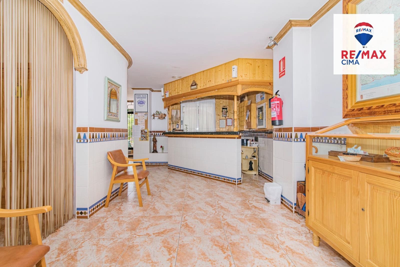 27 Zimmer Hotel zu verkaufen in Cortes y Graena mit Garage - 550.000 € (Ref: 8574370)