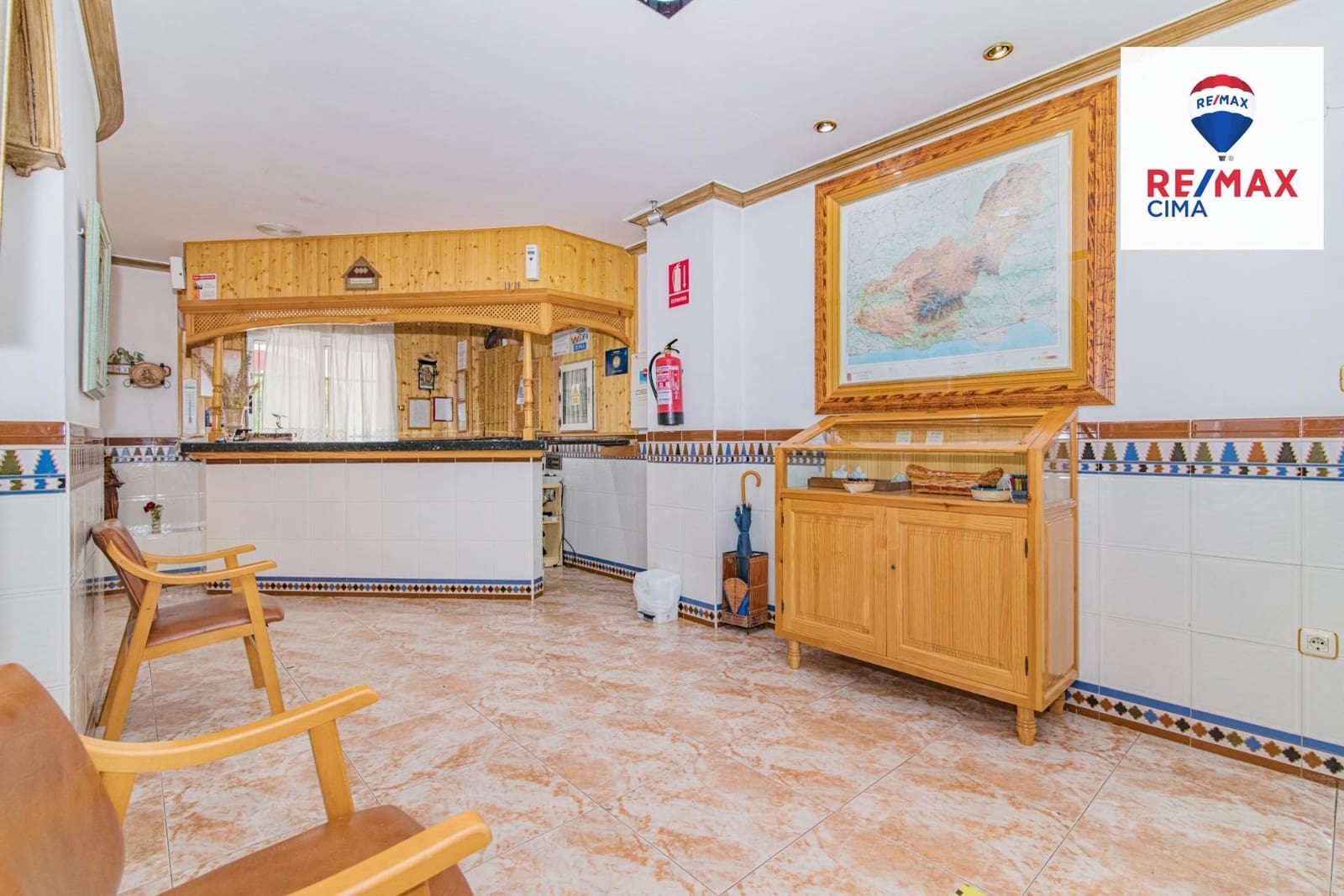 27 Zimmer Hotel zu verkaufen in Cortes y Graena mit Garage - 550.000 € (Ref: 8574370)