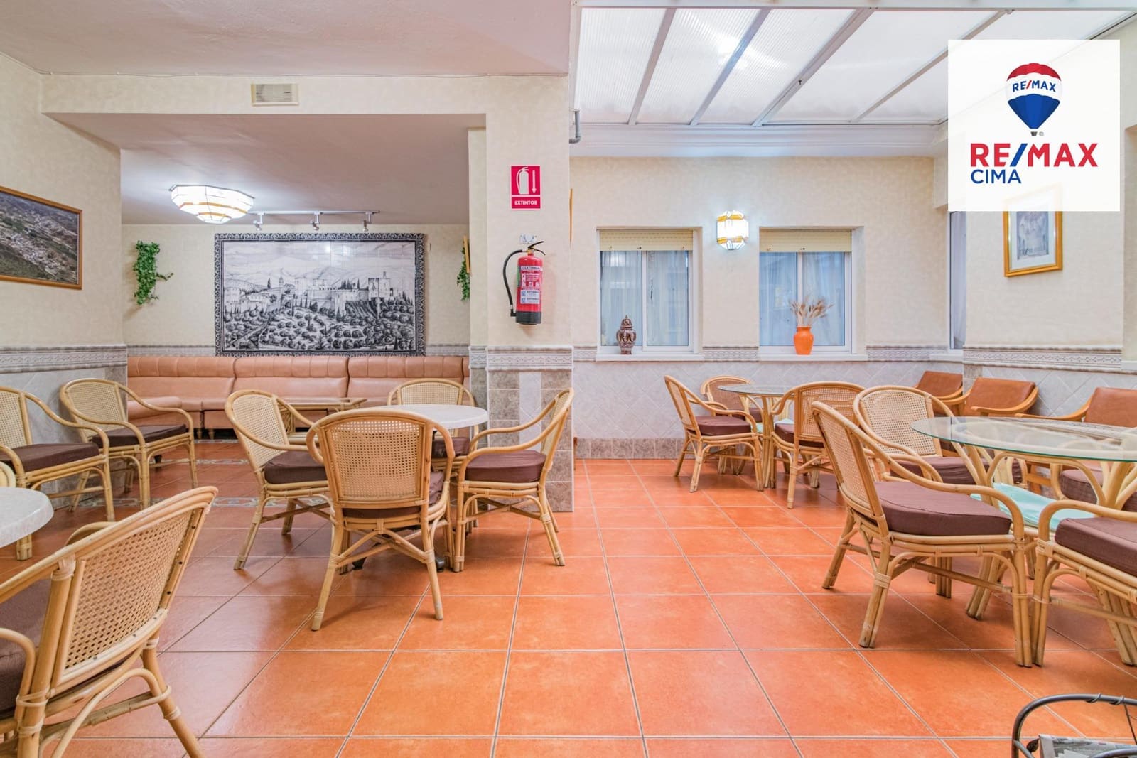 27 Zimmer Hotel zu verkaufen in Cortes y Graena mit Garage - 550.000 € (Ref: 8574370)