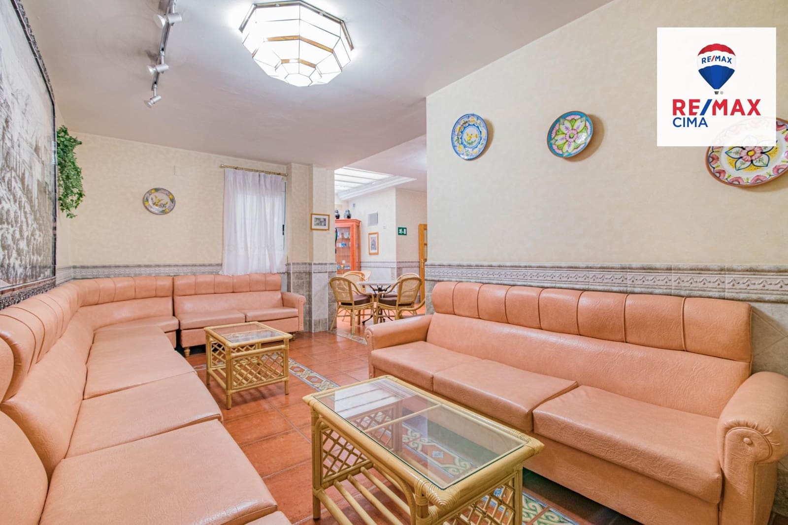 27 Zimmer Hotel zu verkaufen in Cortes y Graena mit Garage - 550.000 € (Ref: 8574370)