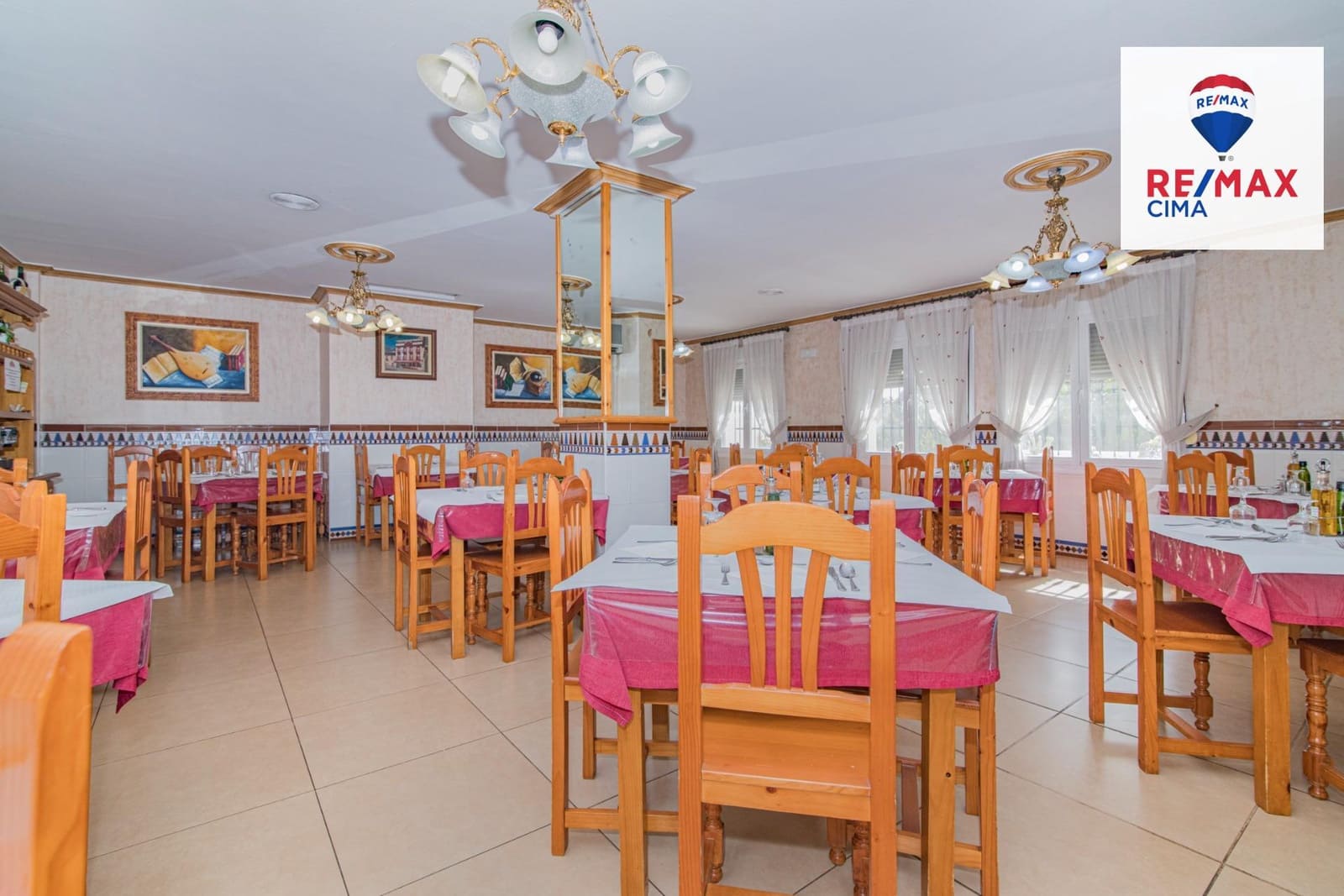 27 Zimmer Hotel zu verkaufen in Cortes y Graena mit Garage - 550.000 € (Ref: 8574370)