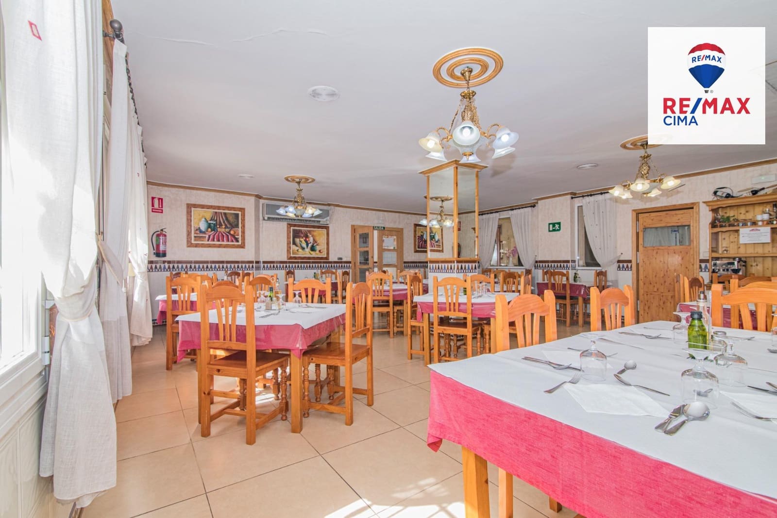 27 Zimmer Hotel zu verkaufen in Cortes y Graena mit Garage - 550.000 € (Ref: 8574370)