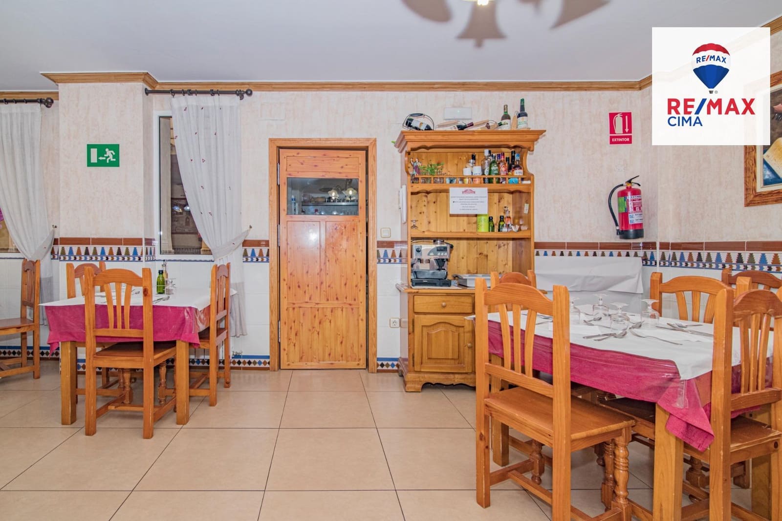 27 Zimmer Hotel zu verkaufen in Cortes y Graena mit Garage - 550.000 € (Ref: 8574370)