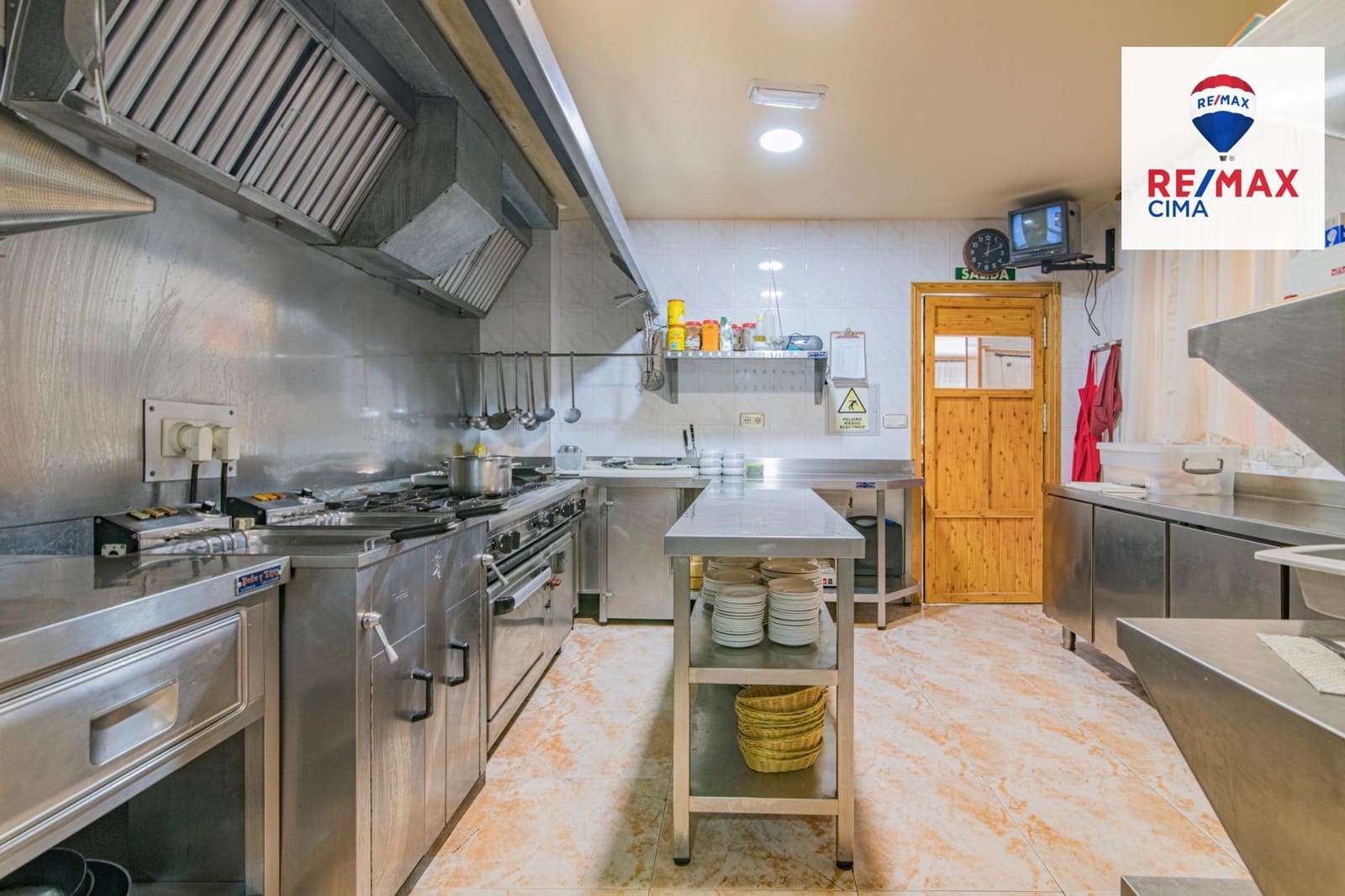 27 Zimmer Hotel zu verkaufen in Cortes y Graena mit Garage - 550.000 € (Ref: 8574370)