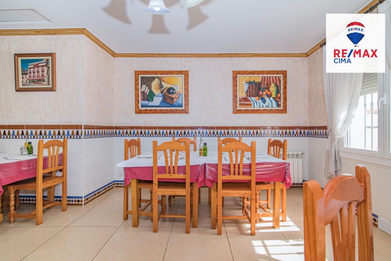 27 Zimmer Hotel zu verkaufen in Cortes y Graena mit Garage - 550.000 € (Ref: 8574370)