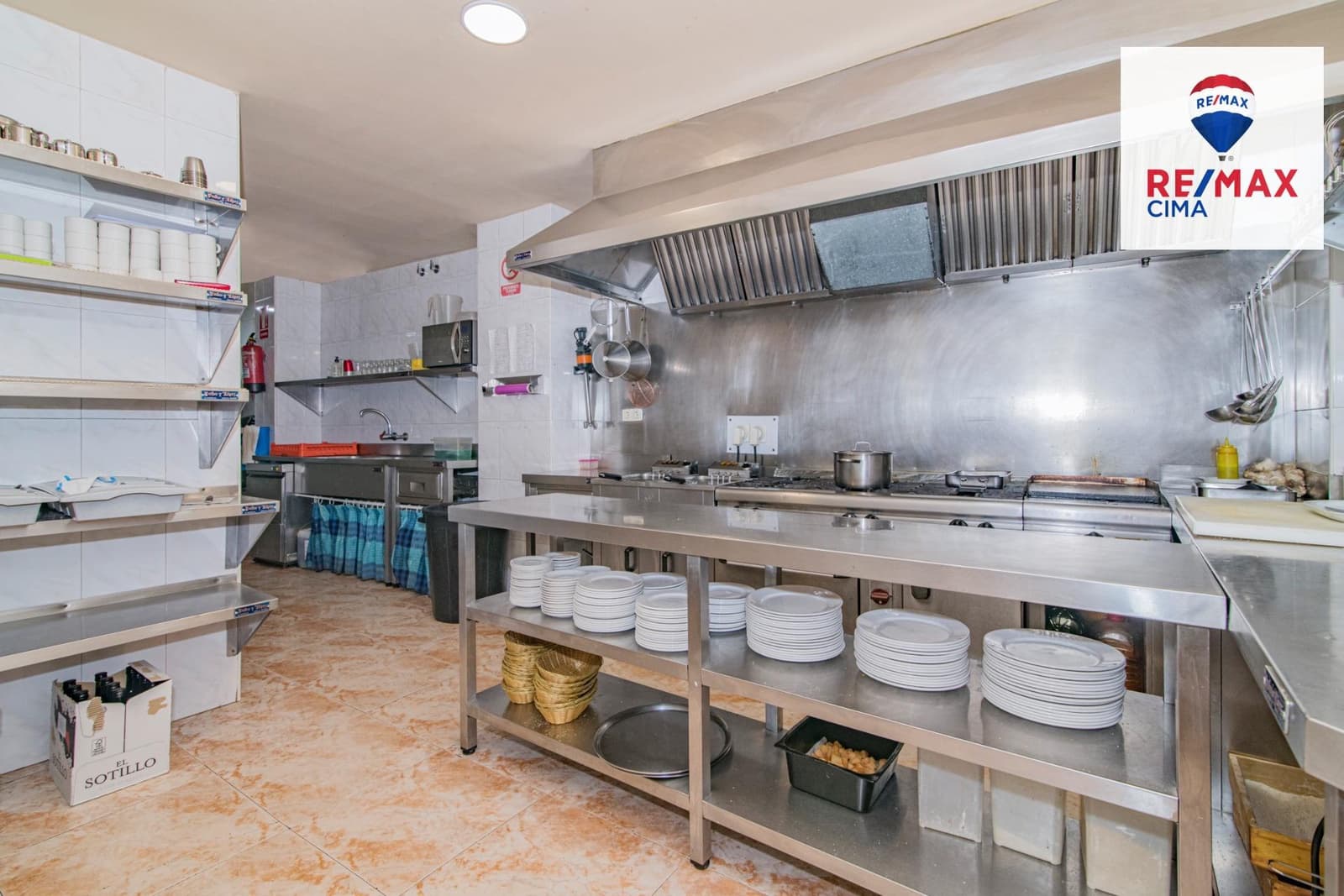 27 Zimmer Hotel zu verkaufen in Cortes y Graena mit Garage - 550.000 € (Ref: 8574370)