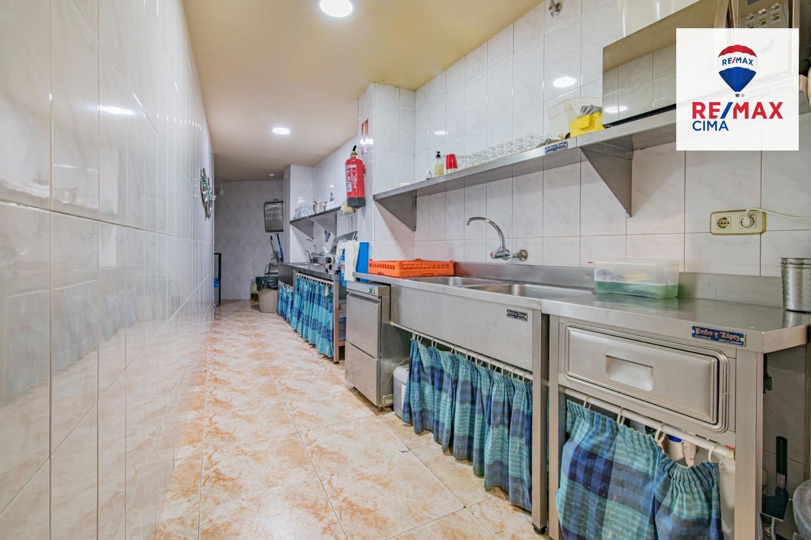 27 Zimmer Hotel zu verkaufen in Cortes y Graena mit Garage - 550.000 € (Ref: 8574370)