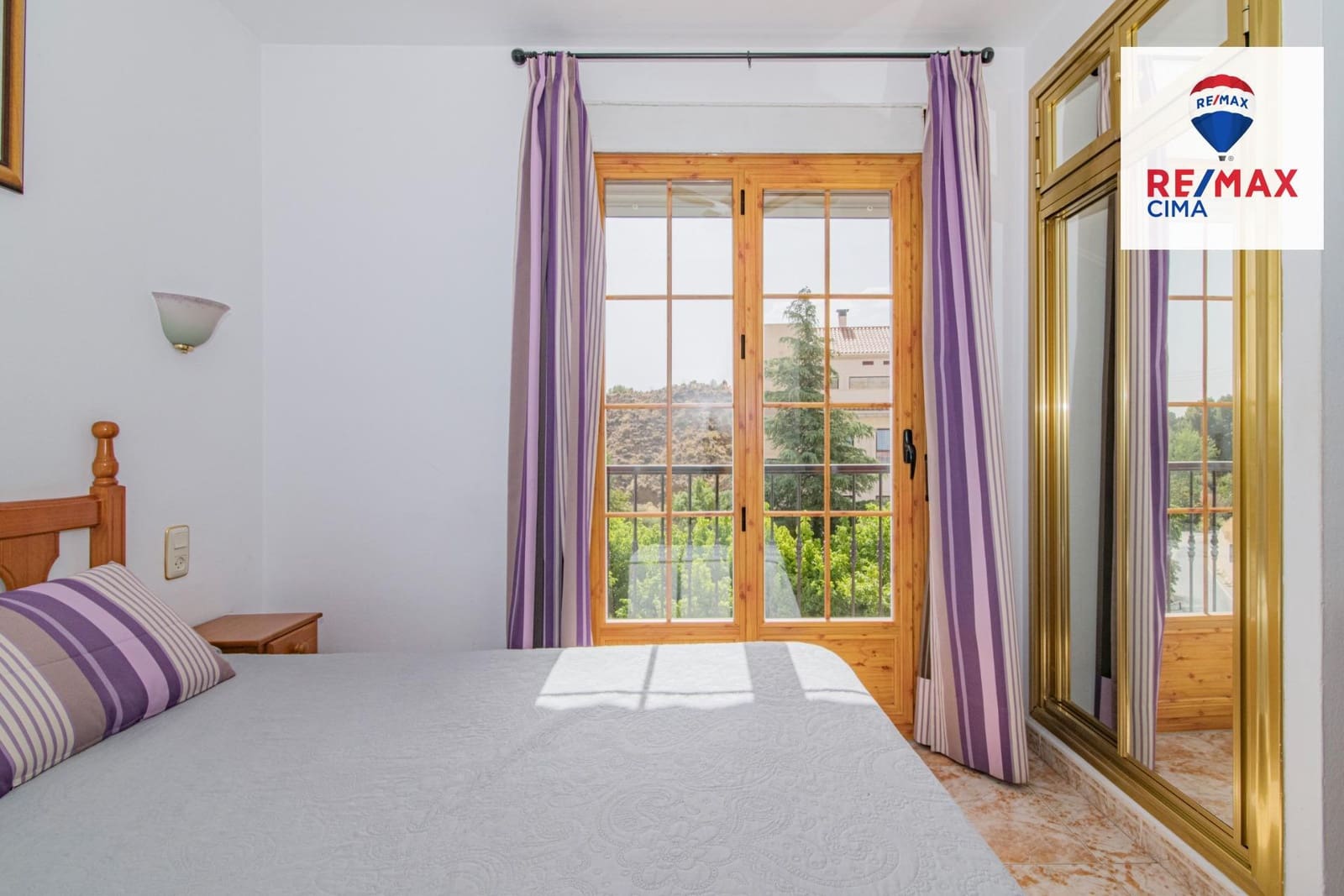 27 Zimmer Hotel zu verkaufen in Cortes y Graena mit Garage - 550.000 € (Ref: 8574370)