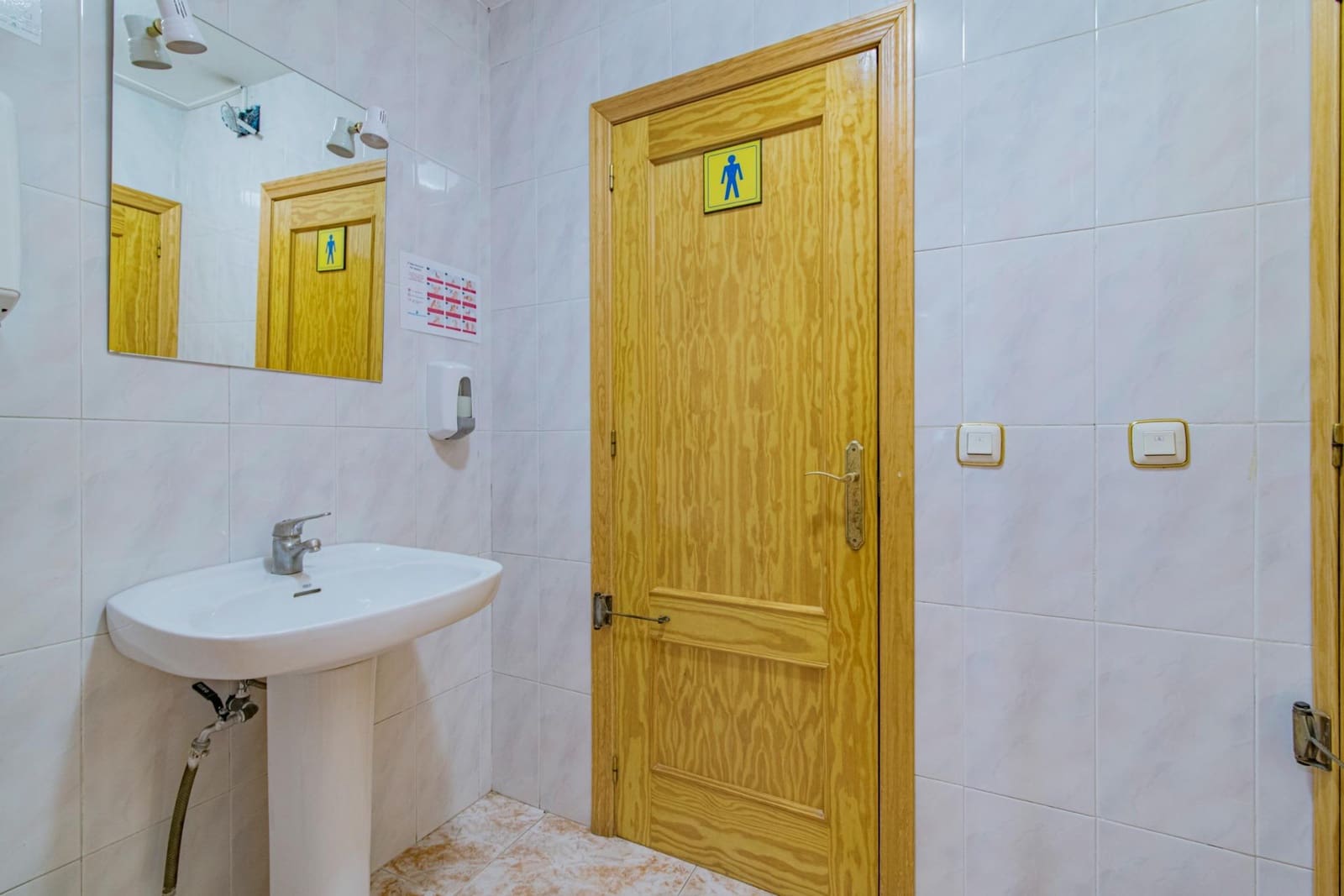 27 camera da letto Hotel in vendita in Cortes y Graena con garage - 490.000 € (Rif: 8574370)