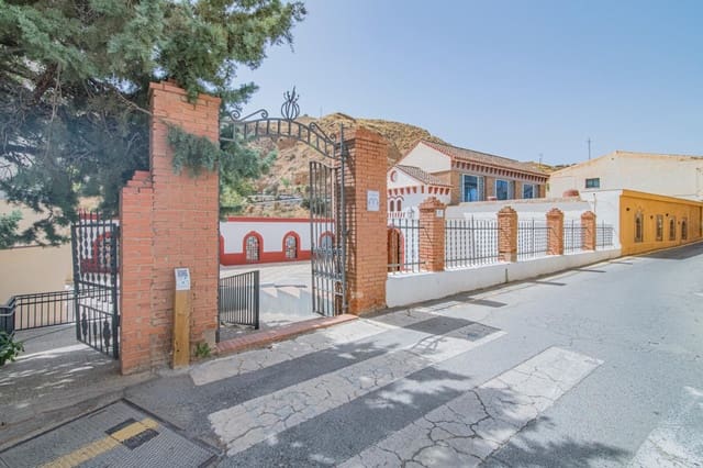 27 soveværelse Hotel til salg i Cortes y Graena med garage - € 490.000 (Ref: 8574370)