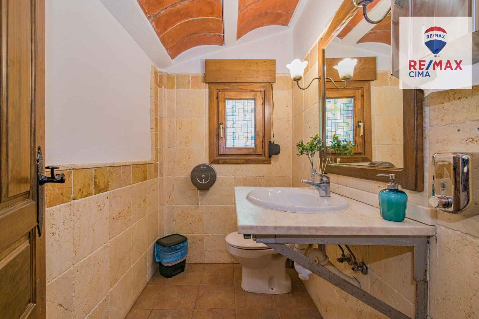 30 bedroom Hotel for sale in Benalua de Guadix with pool garage - € 2,999,999 (Ref: 8626710)