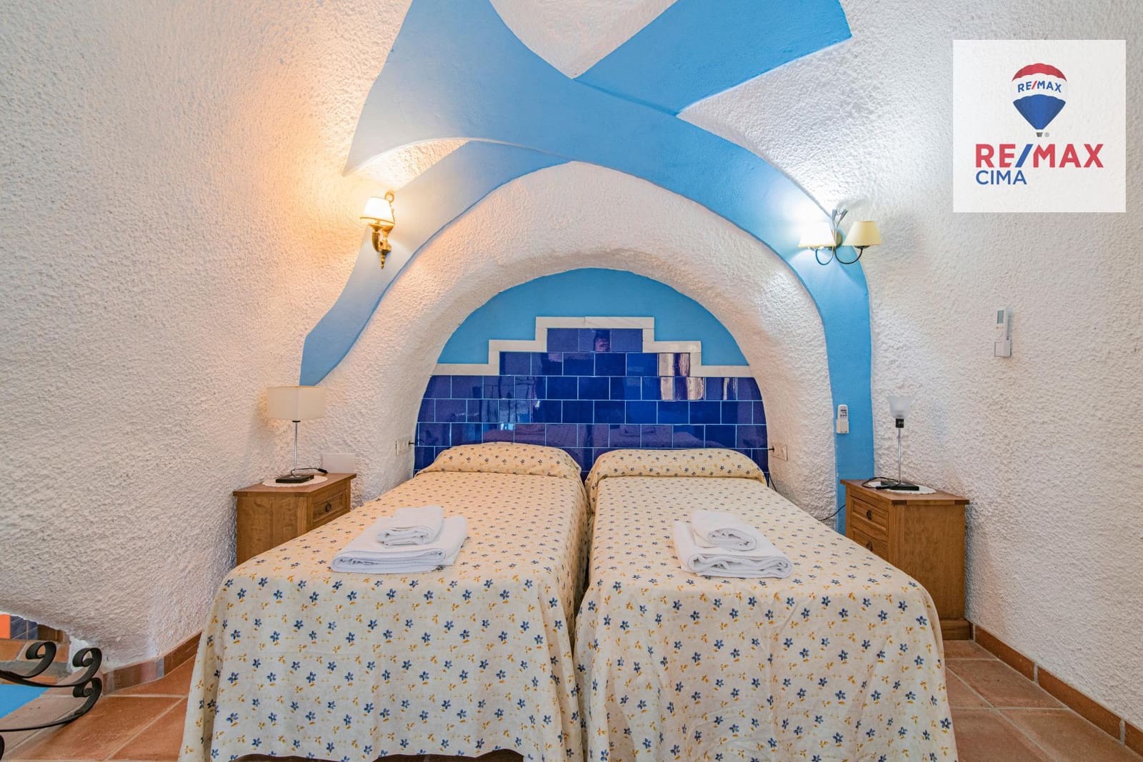 30 bedroom Hotel for sale in Benalua de Guadix with pool garage - € 2,999,999 (Ref: 8626710)