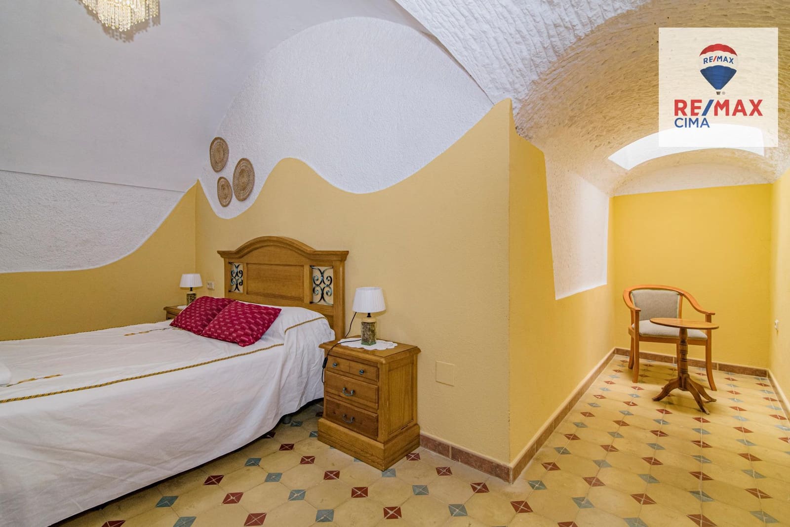 30 bedroom Hotel for sale in Benalua de Guadix with pool garage - € 2,999,999 (Ref: 8626710)