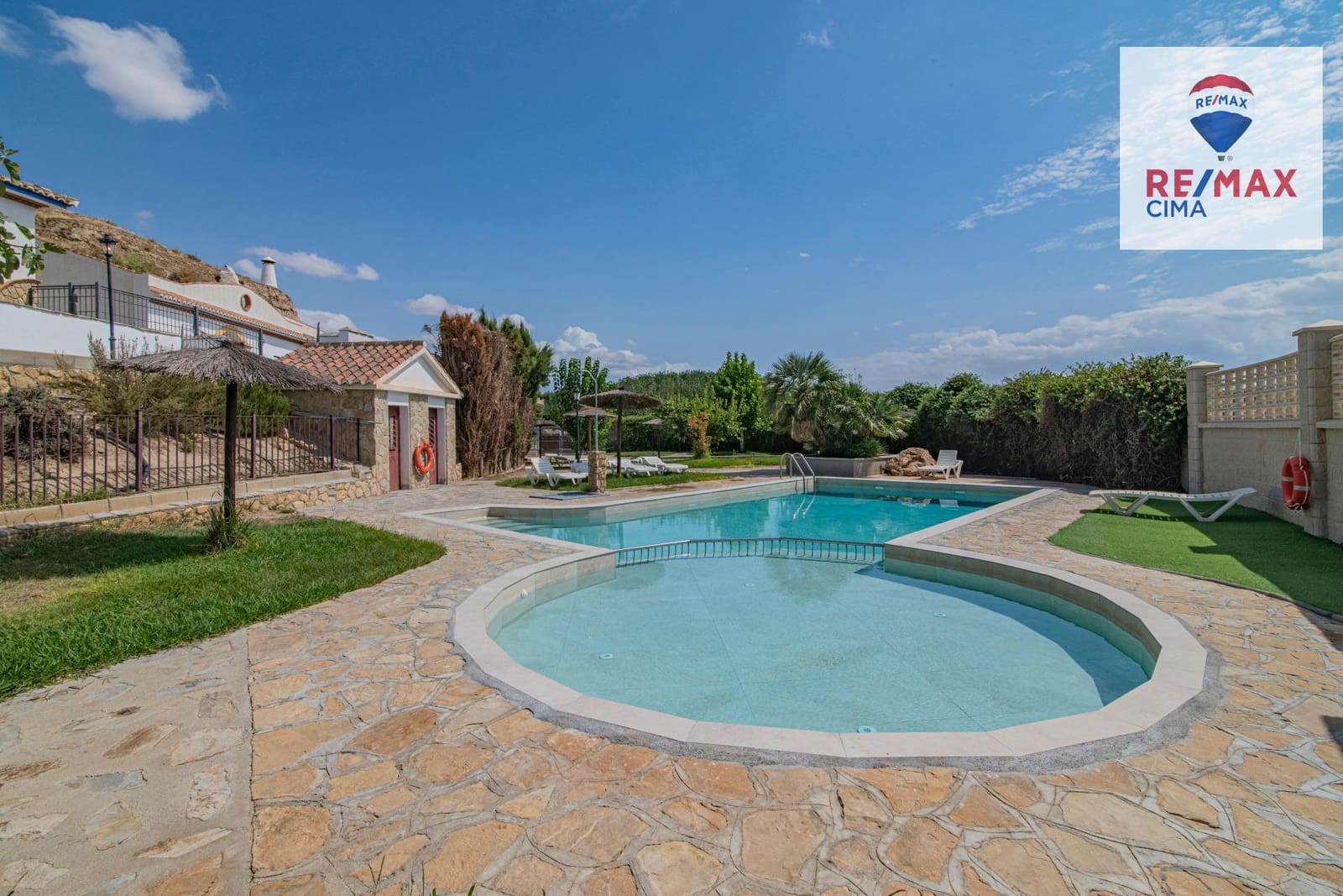 30 bedroom Hotel for sale in Benalua de Guadix with pool garage - € 2,999,999 (Ref: 8626710)